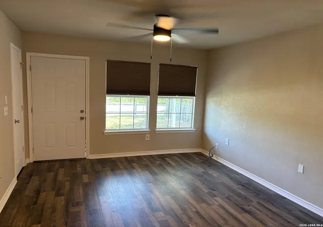 2nd image of 1304 Avenue D, Hondo, TX 78861 | MLS# 2004858