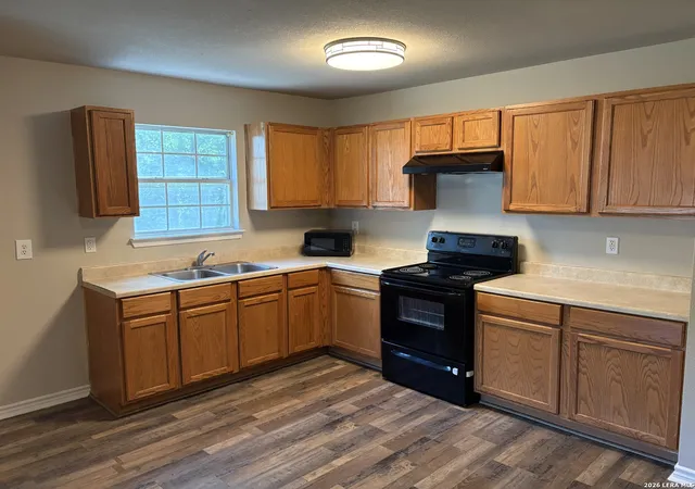 3rd image of 1304 Avenue D, Hondo, TX 78861 | MLS# 2004858