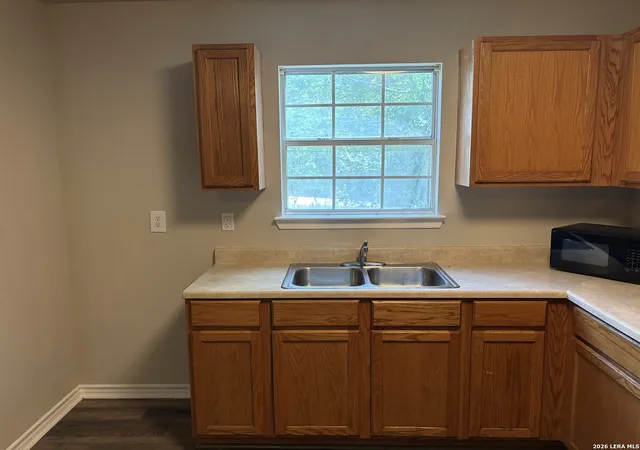 5th image of 1304 Avenue D, Hondo, TX 78861 | MLS# 2004858