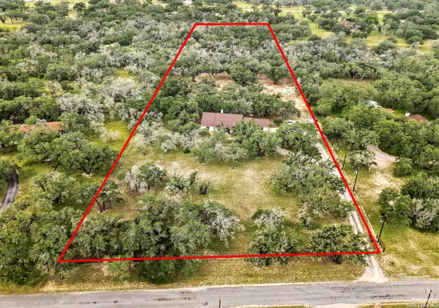 50th image of 316 Governors Dr, Floresville, TX 78114 | MLS# 2004872