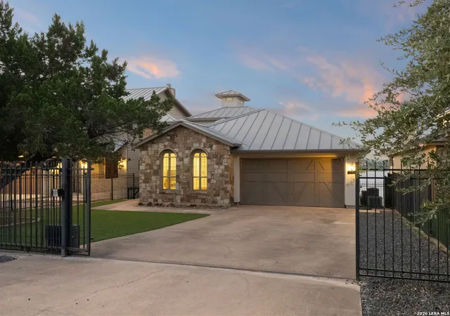 Photo 4 of Sale Pending at 1736 Stagecoach Dr, Canyon Lake, TX 78133 | MLS# 2004877 | Listing updated on 2026-09-18