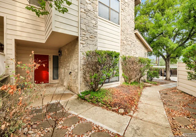 2nd image of 829 W Bitters Rd #APT 103, San Antonio, TX 78216 | MLS# 2004881