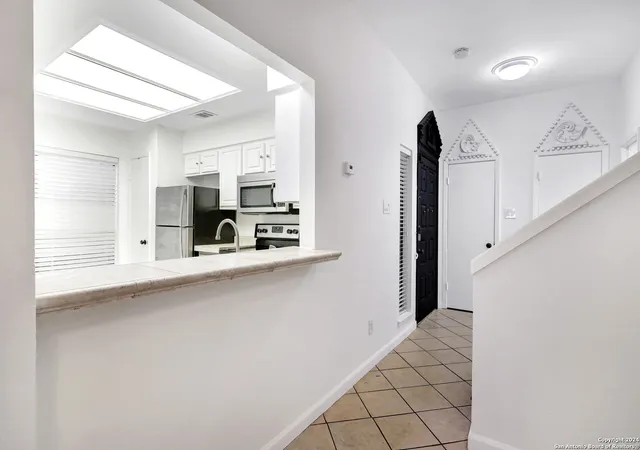 5th image of 829 W Bitters Rd #APT 103, San Antonio, TX 78216 | MLS# 2004881