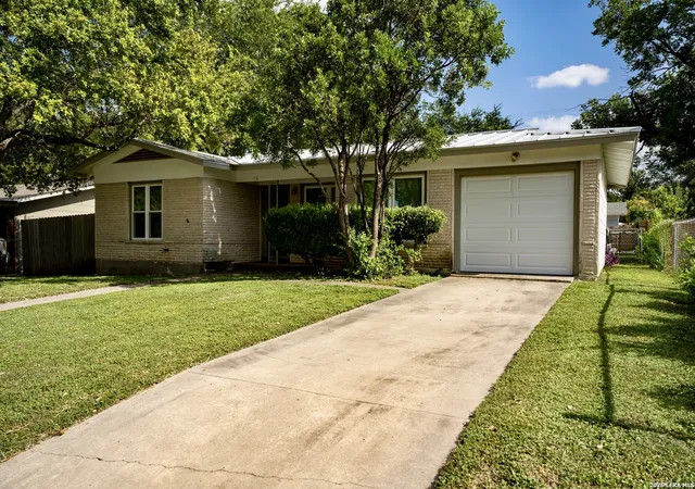 Photo 3 of Sale Pending at 158 Sullivan, San Antonio, TX 78213 | MLS# 2004899 | Listing updated on 2026-08-24