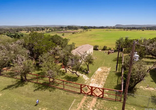 4th image of 1448 Private Road 1518, Bandera, TX 78003 | MLS# 2004926