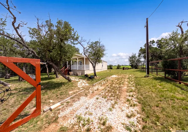 5th image of 1448 Private Road 1518, Bandera, TX 78003 | MLS# 2004926