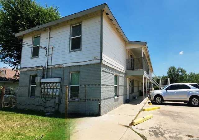 Photo 2 of Multi family home for sale at 724 Progreso, Eagle Pass, TX 78852 | MLS# 2004939 | Listing updated on 2026-08-11