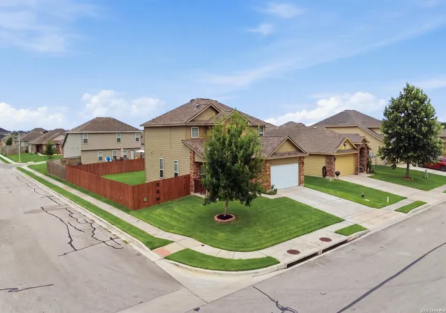 Photo 3 of Sale Pending at 1649 W Nolte Farms, Seguin, TX 78155 | MLS# 2004958 | Listing updated on 2026-09-17