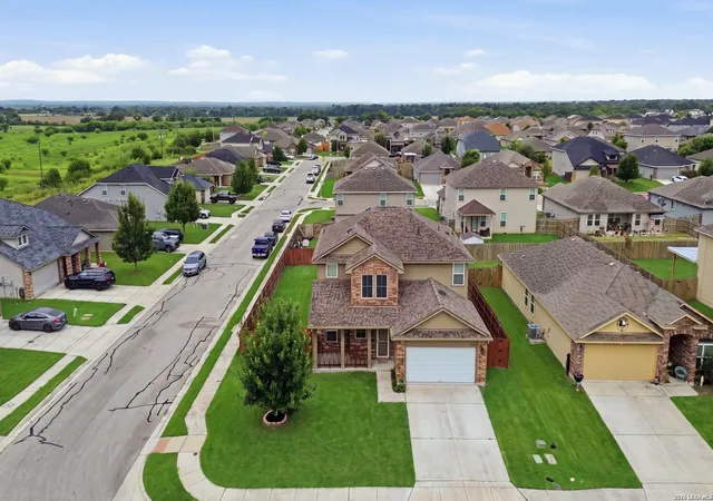 Photo 3 of Sale Pending at 1649 W Nolte Farms, Seguin, TX 78155 | MLS# 2004958 | Listing updated on 2026-09-17