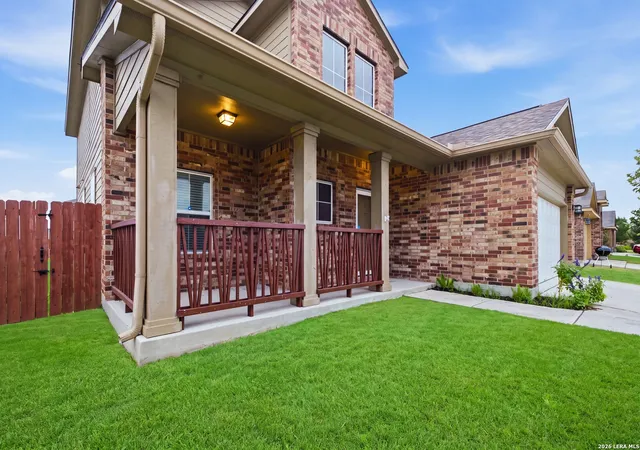 Photo 4 of Sale Pending at 1649 W Nolte Farms, Seguin, TX 78155 | MLS# 2004958 | Listing updated on 2026-09-17