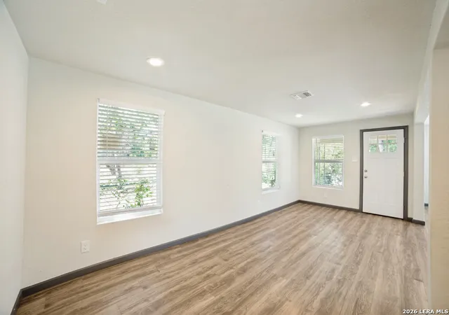 Photo 4 of Single family home for sale at 334 Bank St, San Antonio, TX 78204 | MLS# 2004964 | Listing updated on 2026-09-09