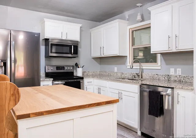Photo 4 of Single family home for sale at 607 Leland, Kerrville, TX 78028 | MLS# 2005004 | Listing updated on 2026-09-07