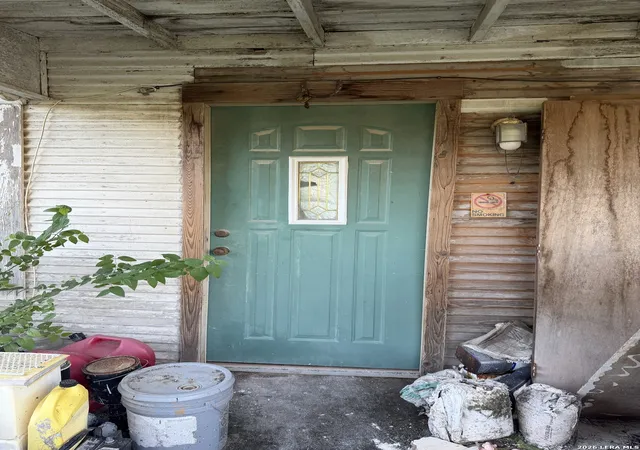 Photo 3 of Single family home for sale at 514 E Spring Street, Brackettville, TX 78832 | MLS# 2005012 | Listing updated on 2026-08-29