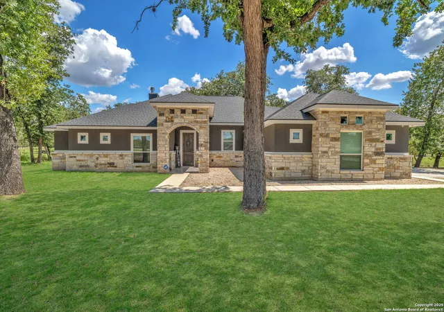 1st image of 221 Cibolo Ridge Dr, La Vernia, TX 78121 | MLS# 2005018