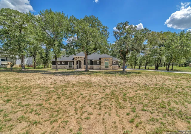 5th image of 221 Cibolo Ridge Dr, La Vernia, TX 78121 | MLS# 2005018