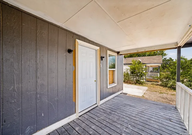 Photo 3 of Single family home for sale at 811 Mccauley Blvd, San Antonio, TX 78221 | MLS# 2005022 | Listing updated on 2026-09-06