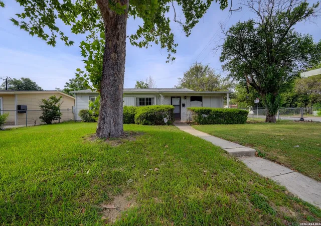 Photo 1 of Sale Pending at 362 Cherry Ridge Dr, San Antonio, TX 78213 | MLS# 2005023 | Listing updated on 2026-09-15