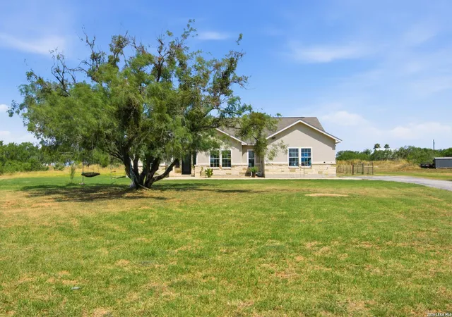 Photo 3 of Single family home for sale at 105 Hidden Haven, Floresville, TX 78114 | MLS# 2005034 | Listing updated on 2026-09-24