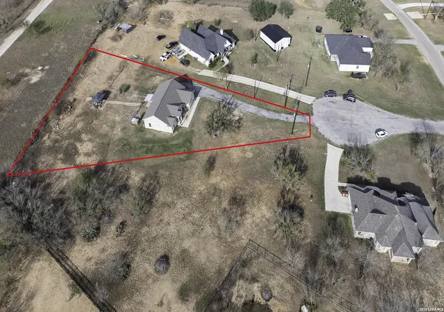 Photo 4 of Single family home for sale at 105 Hidden Haven, Floresville, TX 78114 | MLS# 2005034 | Listing updated on 2026-09-24