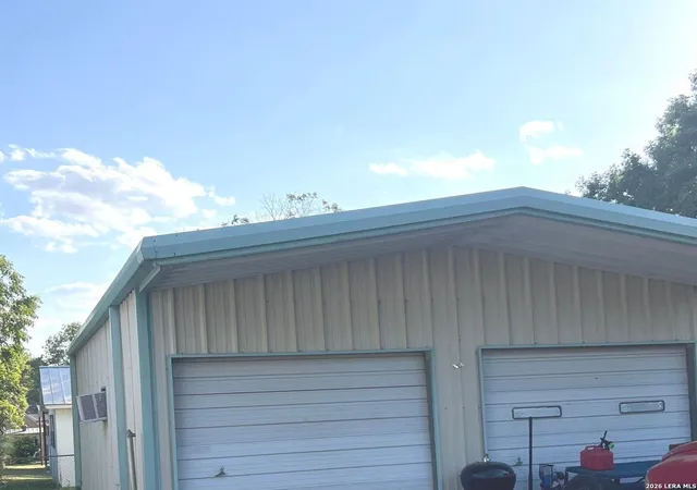 4th image of 1414 C St, Floresville, TX 78114 | MLS# 2005061
