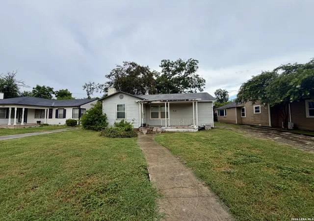 Photo 2 of Sale Pending at 135 John Page Dr, San Antonio, TX 78228 | MLS# 2005072 | Listing updated on 2026-08-24