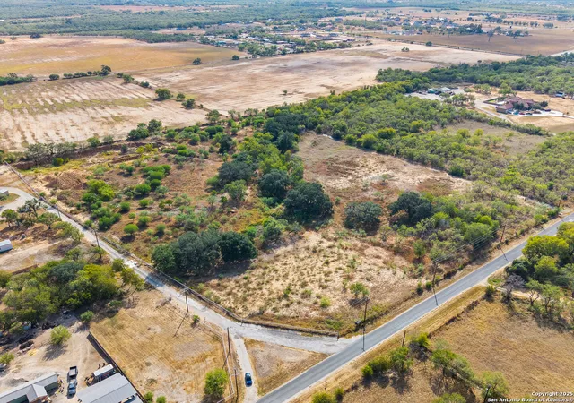 8th image of 17520 Jackel Rd, Von Ormy, TX 78073 | MLS# 2005093