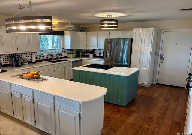 Photo 4 of Single family home for sale at 1135 Lakebreeze Dr, Canyon Lake, TX 78133 | MLS# 2005109 | Listing updated on 2026-10-14