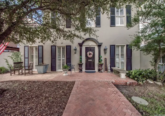 Photo 4 of Single family home for sale at 318 W Huisache Ave, San Antonio, TX 78212 | MLS# 2005113 | Listing updated on 2026-09-21