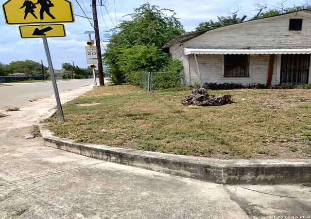 Photo 4 of Single family home for sale at 1155 Morales St, San Antonio, TX 78207 | MLS# 2005115 | Listing updated on 2026-09-16