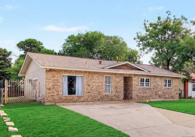 Photo 1 of Single family home for sale at 3755 Weir Ave, San Antonio, TX 78226 | MLS# 2005118 | Listing updated on 2026-08-12
