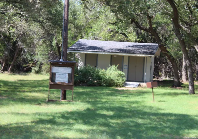 Photo 3 of Land for sale at 878 Ledgeview Dr, Canyon Lake, TX 78133 | MLS# 2005120 | Listing updated on 2026-08-12