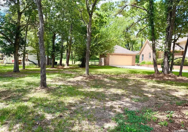 2nd image of 17 Melbourne Ct, Montgomery, TX 77356 | MLS# 2005126