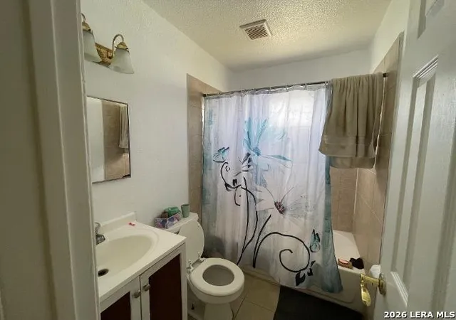 Listing Photo 5 - Condo for sale in building located at 9027 Garnett Ave, San Antonio, TX 78221
