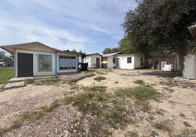 Photo 4 of Sale Pending at 227 Ford St, Eagle Pass, TX 78852 | MLS# 2005171 | Listing updated on 2026-08-04