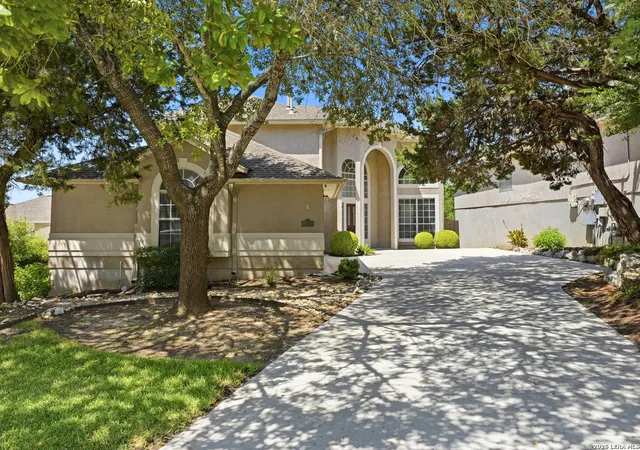 Photo 2 of Single family home for sale at 33 Greens Clf, San Antonio, TX 78216 | MLS# 2005187 | Listing updated on 2026-09-03