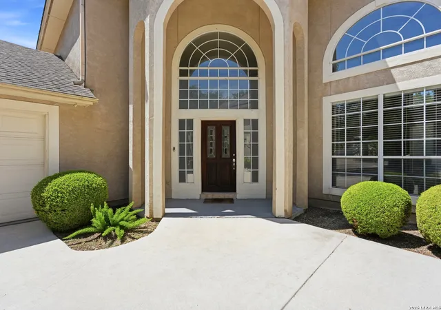 Photo 3 of Single family home for sale at 33 Greens Clf, San Antonio, TX 78216 | MLS# 2005187 | Listing updated on 2026-09-03