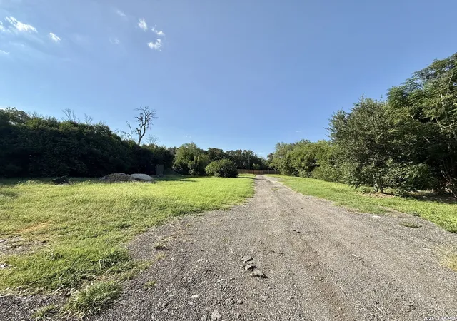 Photo 3 of Land for sale at 958 Holmgreen Rd, San Antonio, TX 78220 | MLS# 2005214 | Listing updated on 2026-09-10