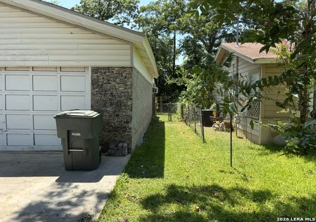 24th image of 613 Old Carrizo Rd, Uvalde, TX 78801 | MLS# 2005217