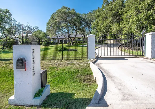 Photo 1 of Single family home for sale at 25333 Nighthawk Ln, San Antonio, TX 78255 | MLS# 2005220 | Listing updated on 2026-09-06