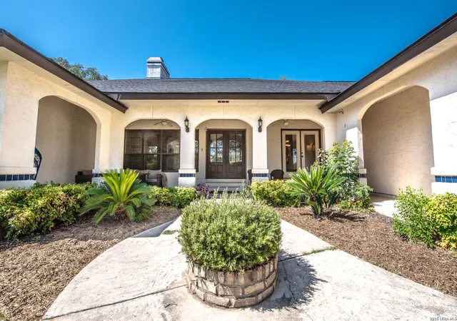 Photo 2 of Single family home for sale at 25333 Nighthawk Ln, San Antonio, TX 78255 | MLS# 2005220 | Listing updated on 2026-09-06