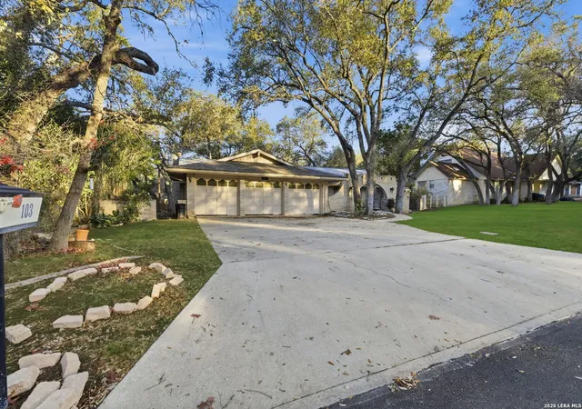 Photo 3 of Sale Pending at 103 Castleoaks, Castle Hills, TX 78213 | MLS# 2005224 | Listing updated on 2026-08-21