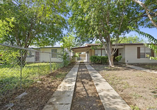 Photo 3 of Single family home for sale at 331 W Academy, San Antonio, TX 78226 | MLS# 2005253 | Listing updated on 2026-08-14