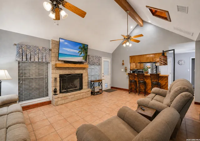 4th image of 841 Sunnyvale Pl, Uvalde, TX 78801 | MLS# 2005255
