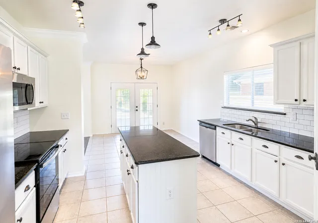 4th image of 216 Corsica Dr, Cibolo, TX 78108 | MLS# 2005257