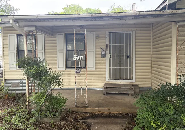 Photo 1 of Sale Pending at 1731 Steves Ave, San Antonio, TX 78210 | MLS# 2005270 | Listing updated on 2026-08-24