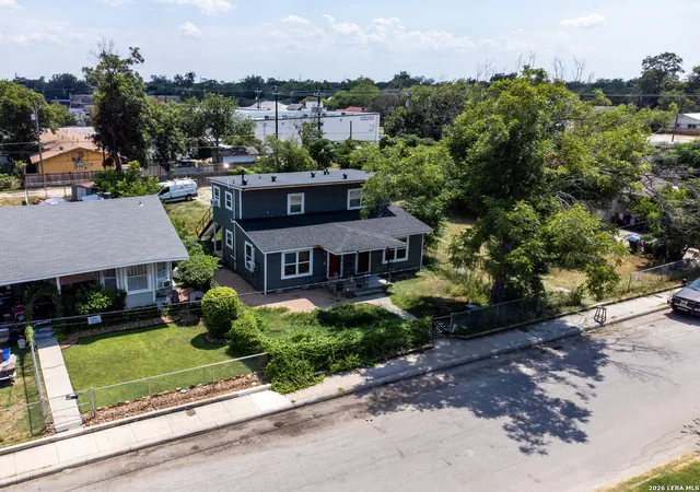 Listing Photo 4 - Condo for sale in building located at 118 Compton Ave, San Antonio, TX 78214