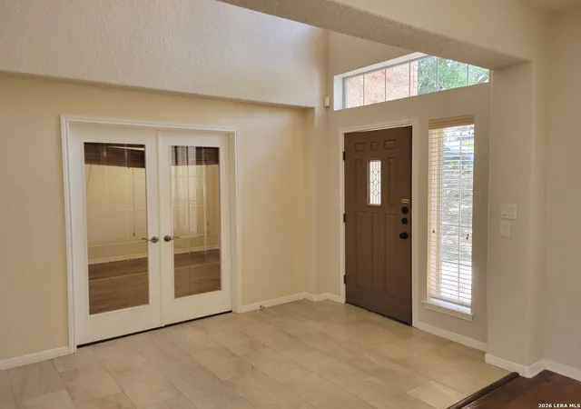 Photo 4 of Sale Pending at 21039 La Pena Dr, San Antonio, TX 78258 | MLS# 2005373 | Listing updated on 2026-08-30