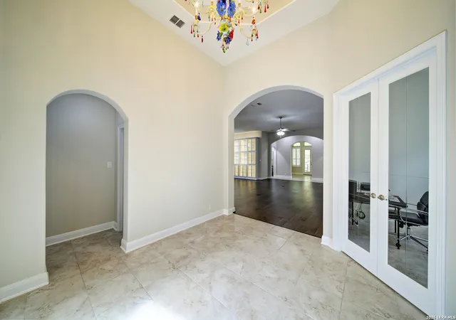 Photo 3 of Single family home for sale at 407 Mission Hill Run, New Braunfels, TX 78132 | MLS# 2005390 | Listing updated on 2026-09-17