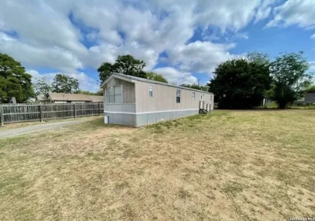 12th image of 1606 The Lane St, Pleasanton, TX 78064 | MLS# 2005392