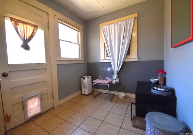 4th image of 806 N Crockett Street, Fredericksburg, TX 78624 | MLS# 2005408